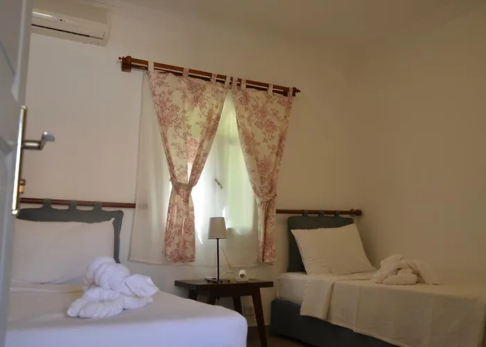 Hotel Uzum Tatil Evi 3*