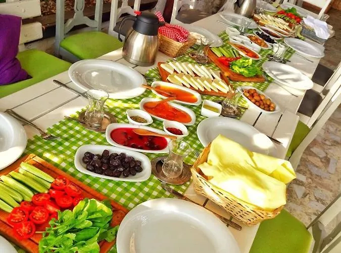 فندق Uzum Tatil Evi 3*