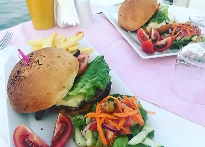 فندق Uzum Tatil Evi 3*