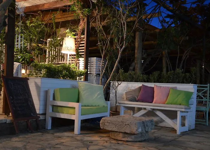 Hotel Uzum Tatil Evi 3*